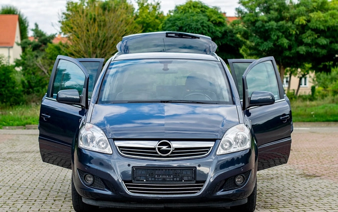 Opel Zafira cena 20900 przebieg: 186700, rok produkcji 2010 z Elbląg małe 379